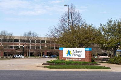 Is Alliant Energy Stock Underperforming the Nasdaq?
